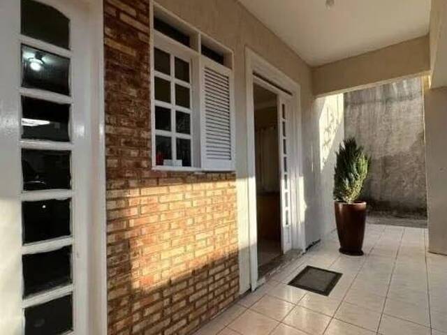#1080 - Casa para Venda em Fortaleza - CE