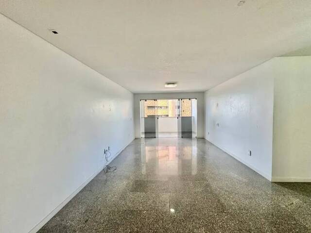Apartamento para Venda em Fortaleza - 5